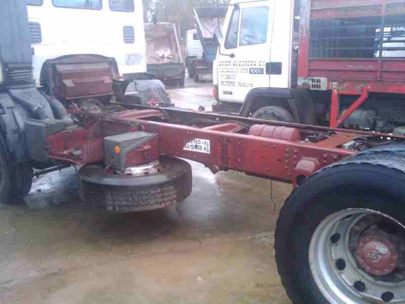 foto 2 -Camion Chasis IVECO  180E18 180 CV  1997